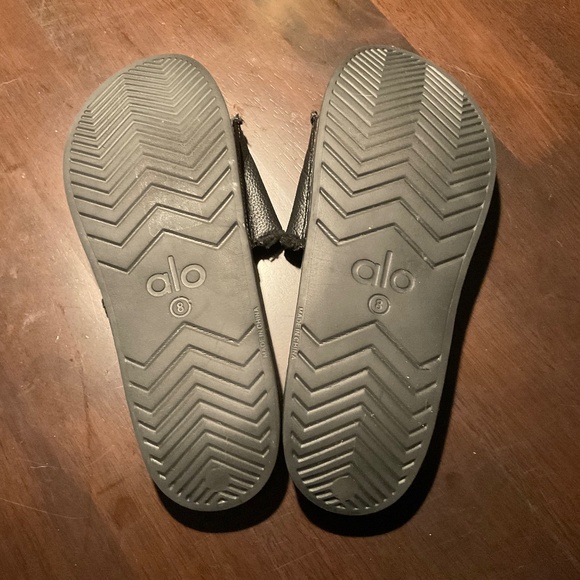 ALO Yoga The IT Slide Black - Picture 5 of 8